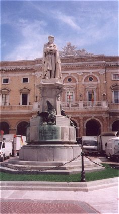 Palazzo Comunale & statue of Giacomo Leopardi, Recanati