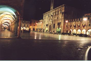 Piazza del Popolo, Ascoli, by night