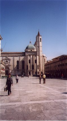 Piazza del Popolo, Ascoli